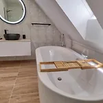 Lägenhet Auzlak Hisa, Apartments. Luče