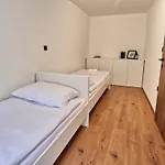 Auzlak Hisa, Apartments. Lägenhet Luče