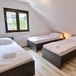 Auzlak Hisa, Apartments.