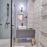 Lägenhet Auzlak Hisa, Apartments. Luče