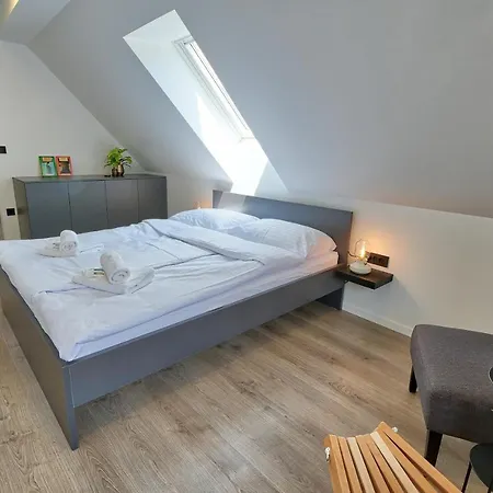 Auzlak Hisa, Apartments. Appartement