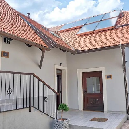 Auzlak Hisa, Apartments. Appartement *