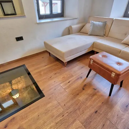 Auzlak Hisa, Apartments. *