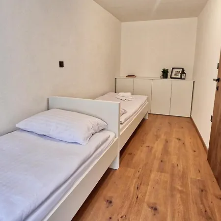 Auzlak Hisa, Apartments. Appartement Luče