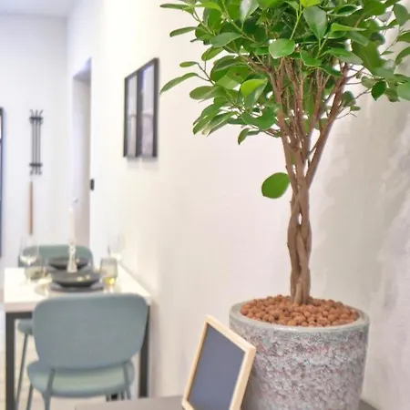 Auzlak Hisa, Apartments. *