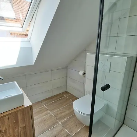 Auzlak Hisa, Apartments.