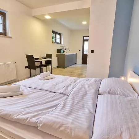 Auzlak Hisa, Apartments. Appartement Luče