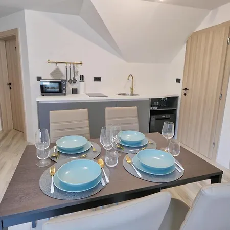 Appartement Auzlak Hisa, Apartments. Luče