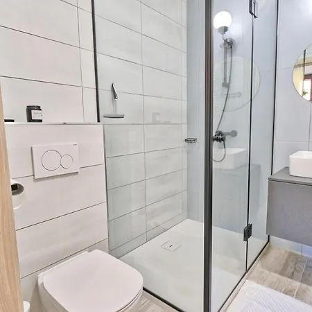Appartement Auzlak Hisa, Apartments. *