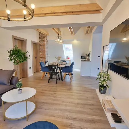 Auzlak Hisa, Apartments.