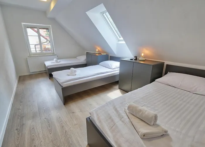 Auzlak Hisa, Apartments. Apartman *