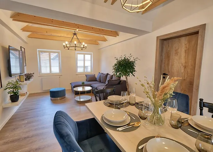 Apartamento Auzlak Hisa, Apartments. *