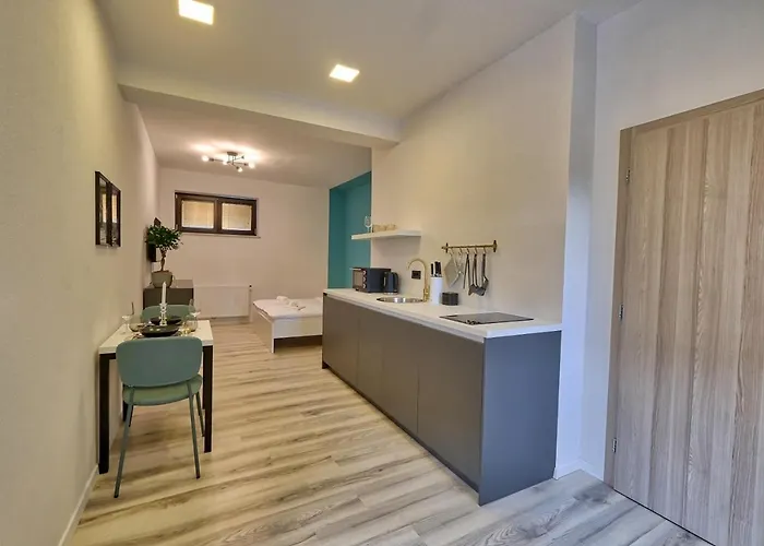 Auzlak Hisa, Apartments. Apartman Luče