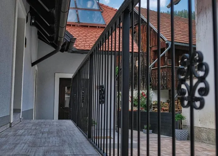 Auzlak Hisa, Apartments. Apartamento Luče