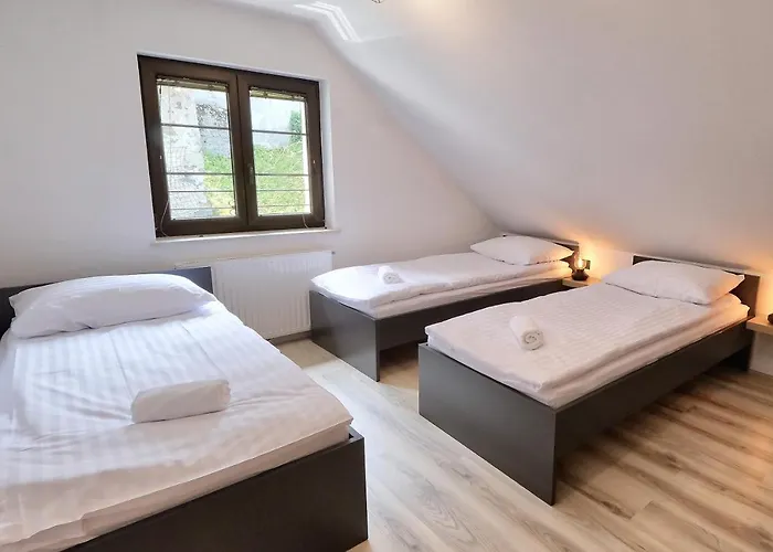 Auzlak Hisa, Apartments.